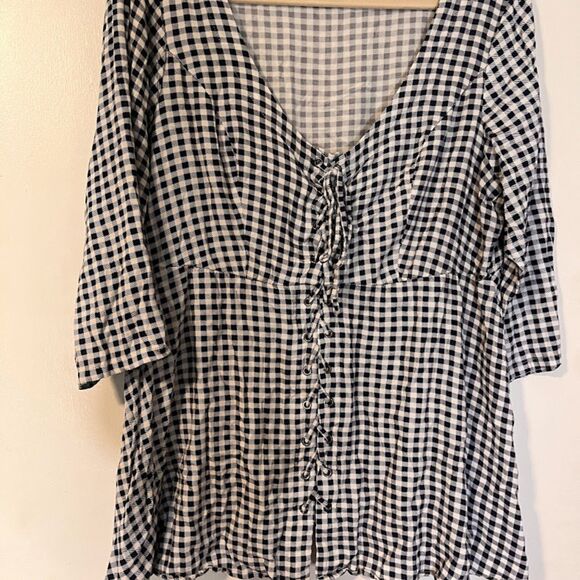 Torrid Blouse 1X Blue White Gingham Check V-Neck 3/4 Sleeve Cottagecore Bohochic - Picture 4 of 6